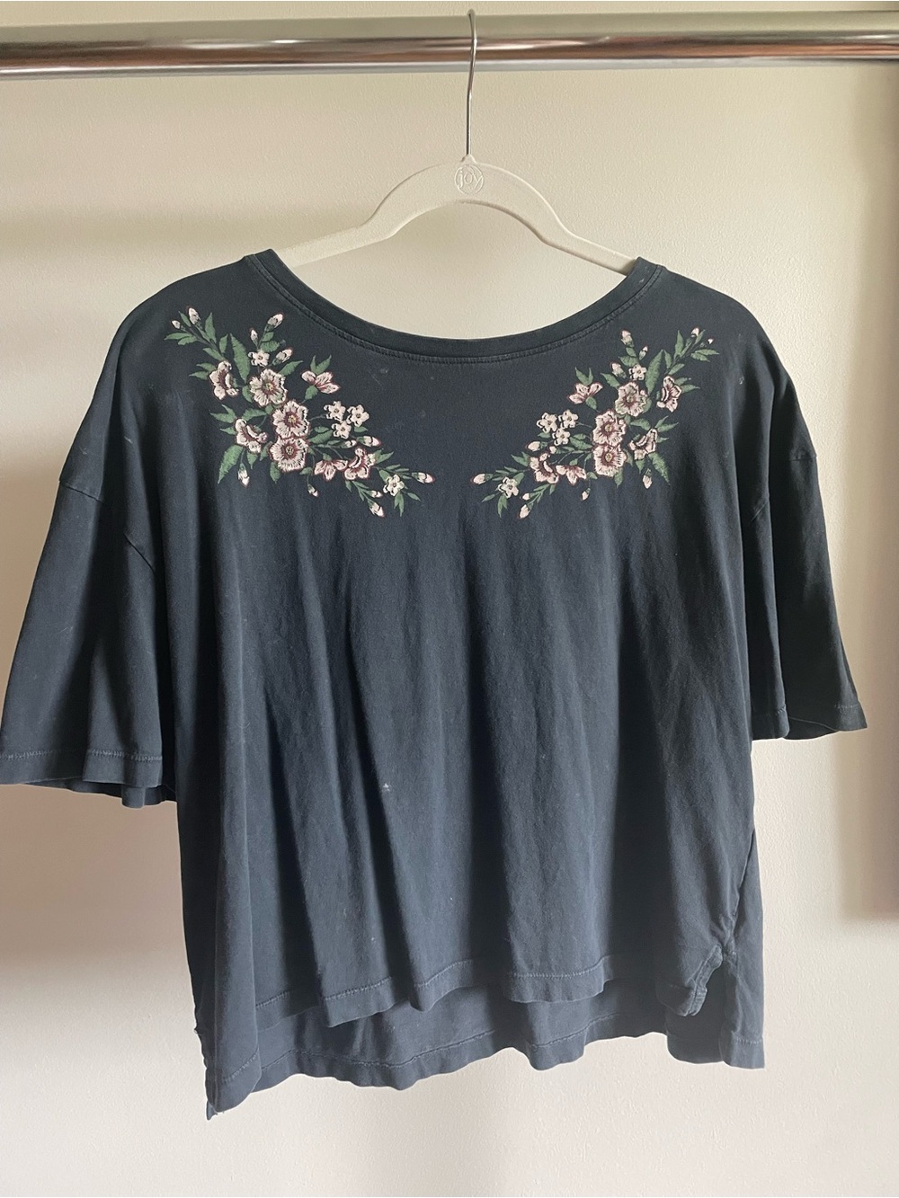 Adam Levine cropped tee